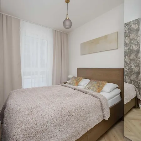 Unique For 4 Guests With Underground Parking By Renters * ワルシャワ