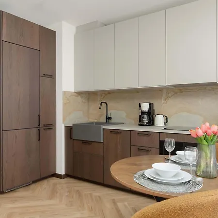 Unique For 4 Guests With Underground Parking By Renters アパート *