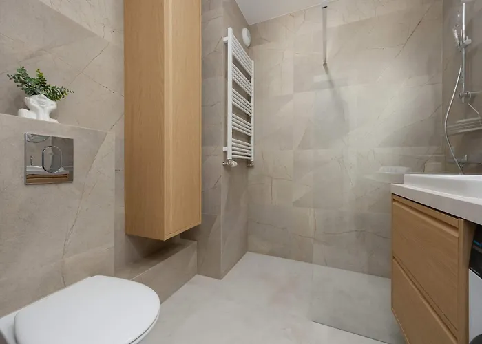 Unique For 4 Guests With Underground Parking By Renters アパート *