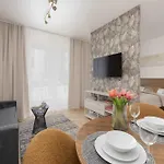 Unique For 4 Guests With Underground Parking By Renters