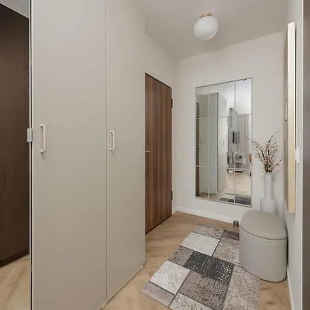 Unique For 4 Guests With Underground Parking By Renters