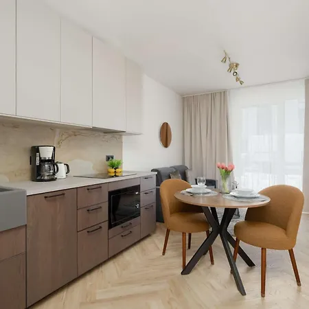 Unique For 4 Guests With Underground Parking By Renters Varsavia